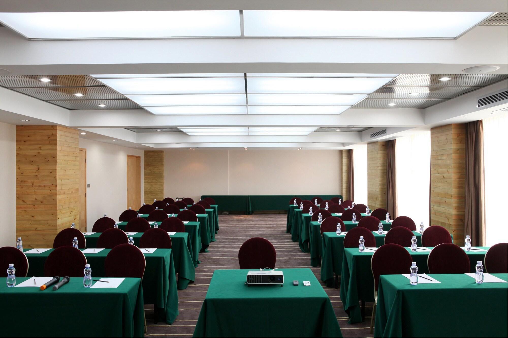 מלון Shenzhen Ramada Plaza, North Railway Station מראה חיצוני תמונה